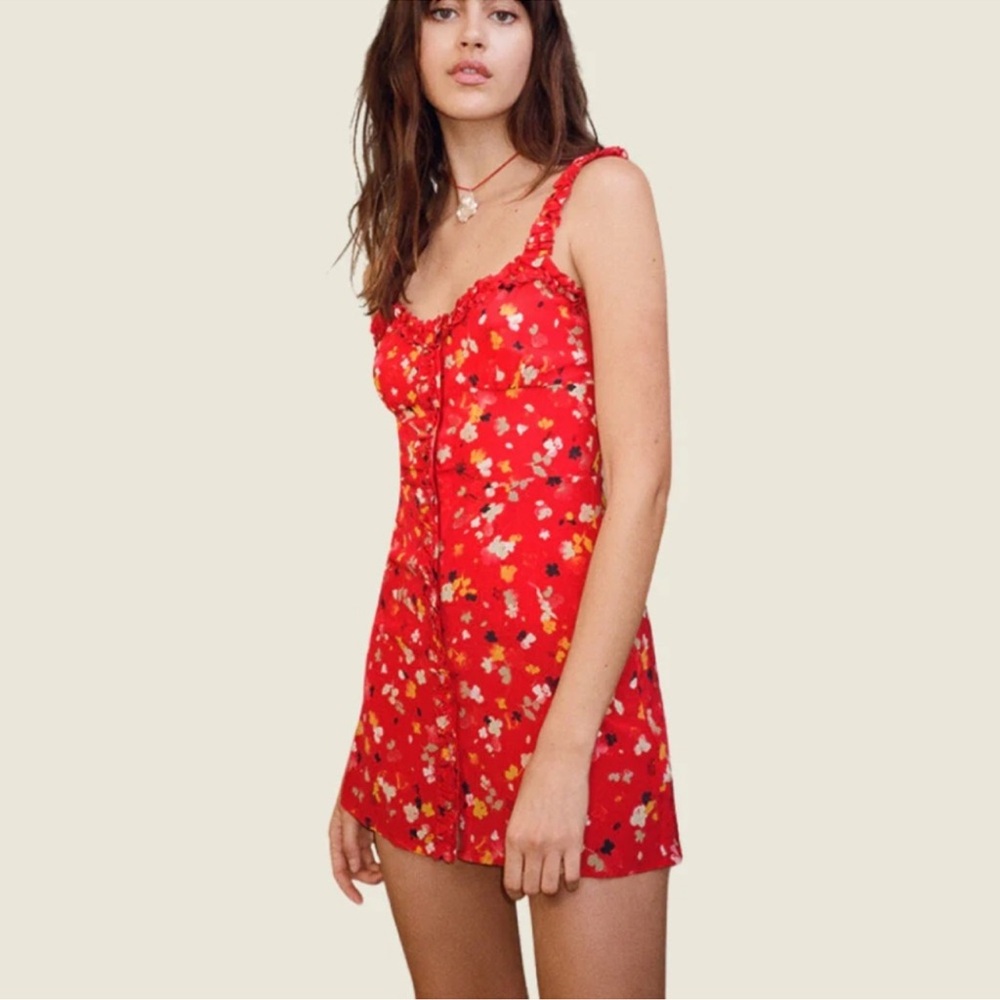 Realisation Par The Julia Dress in
Rouge Fluer